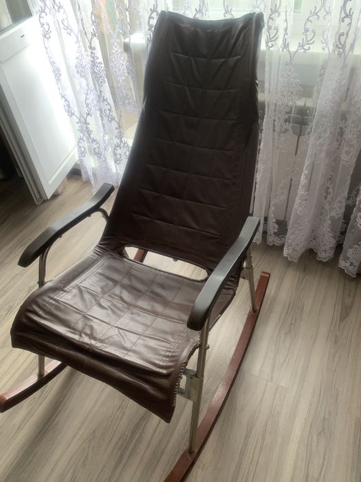Продам кресло качалку