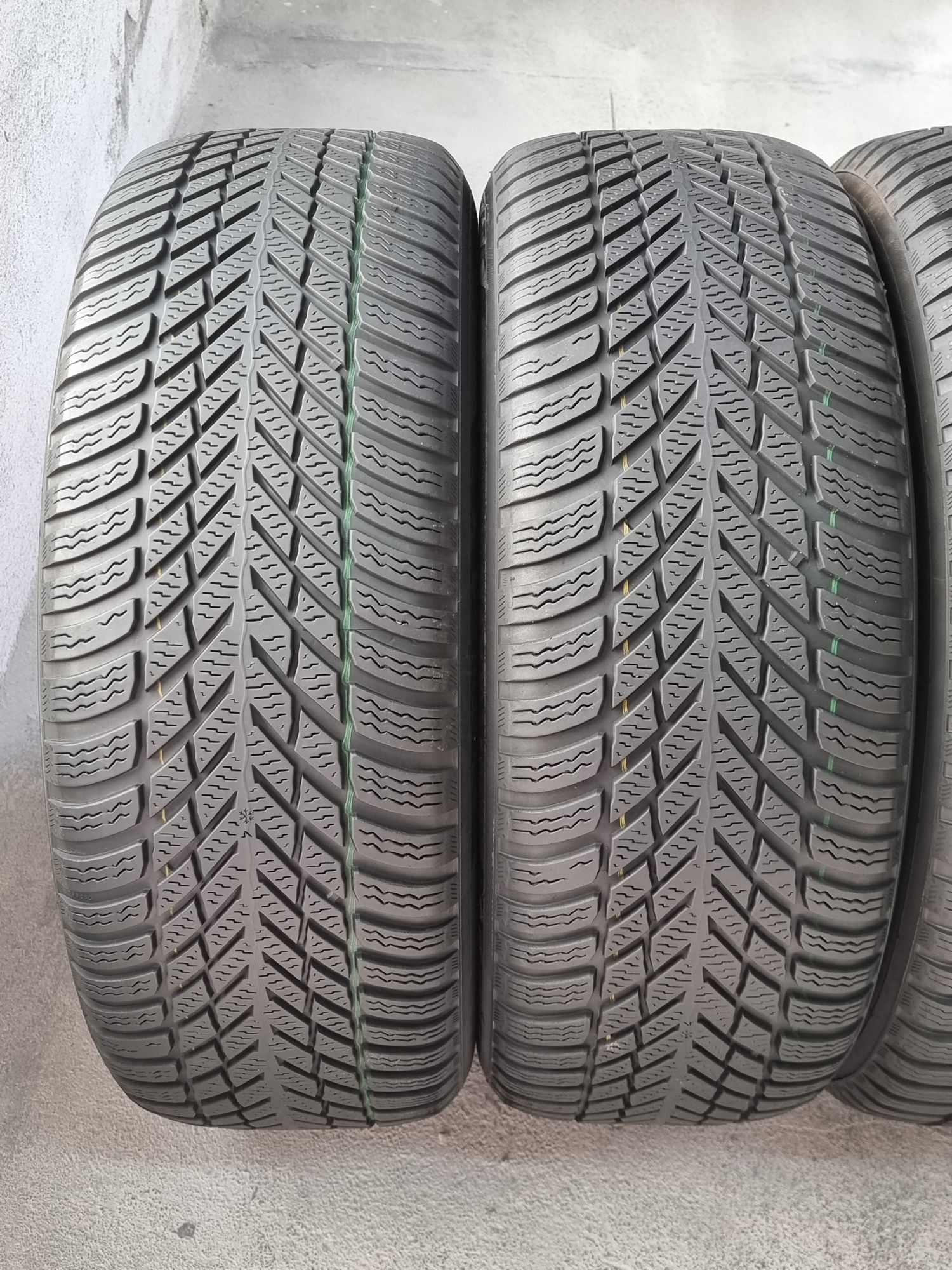 "Dot 23" 215/60/16 Nokian 4Броя: 350лв 7мм