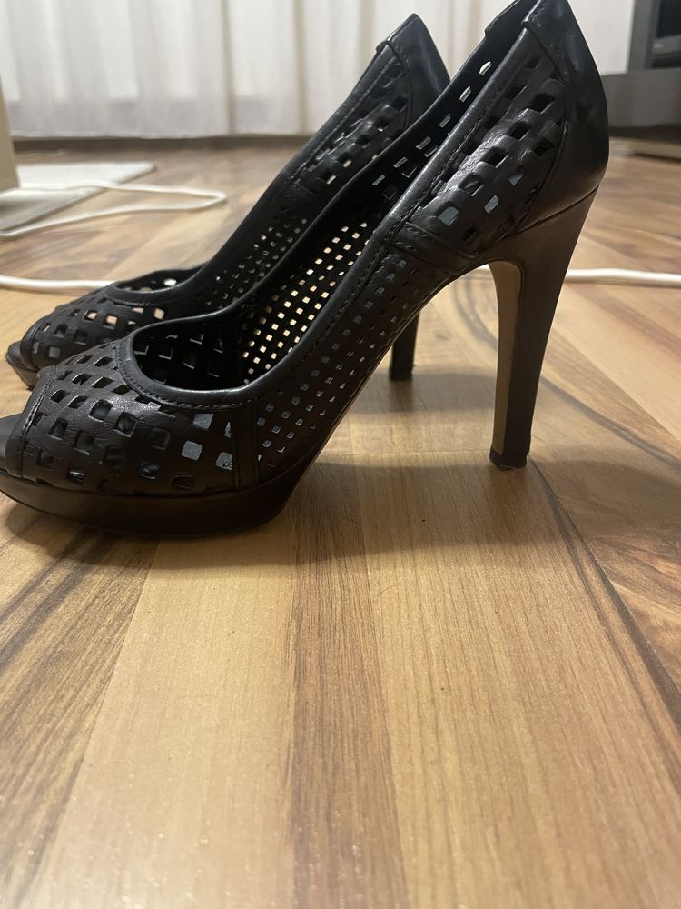 Boss Lady Summer Heels peeptoe