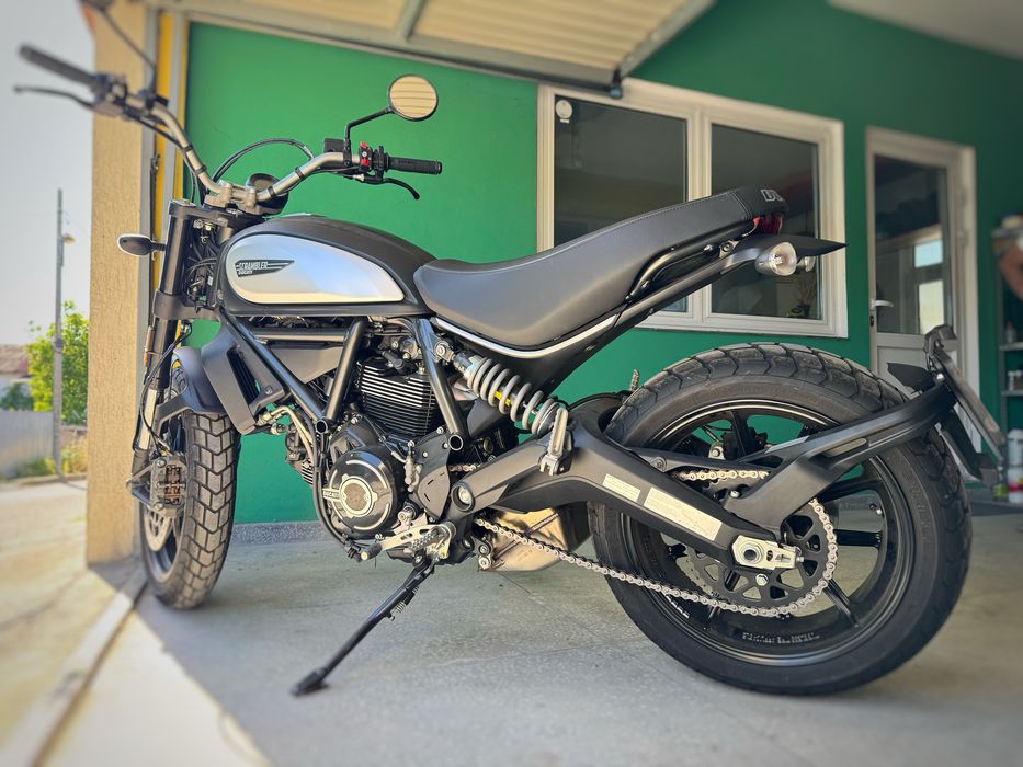 Ducati Scrambler Icon Dark L3e - ca în vitrină + echipamente