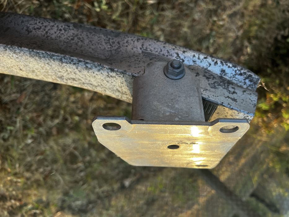 Основа/ греда за предна броня Рено Меган 2