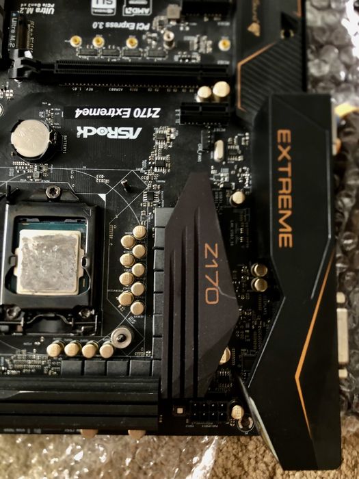 Vand Placă de bază ASRock Z170 Extreme4 + Intel i5-6600K