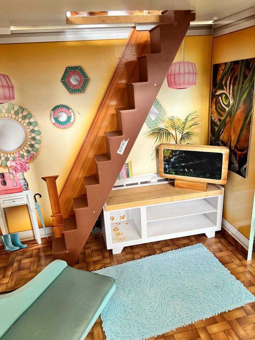 Продавам къщичка за кукли