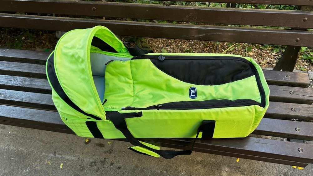 Продам сумку-переноску для младенцев