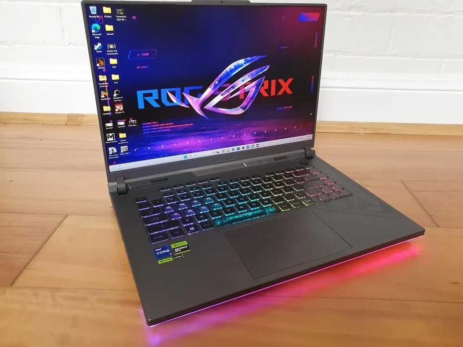 Asus rog G16 ,i7 13650HX în garantie