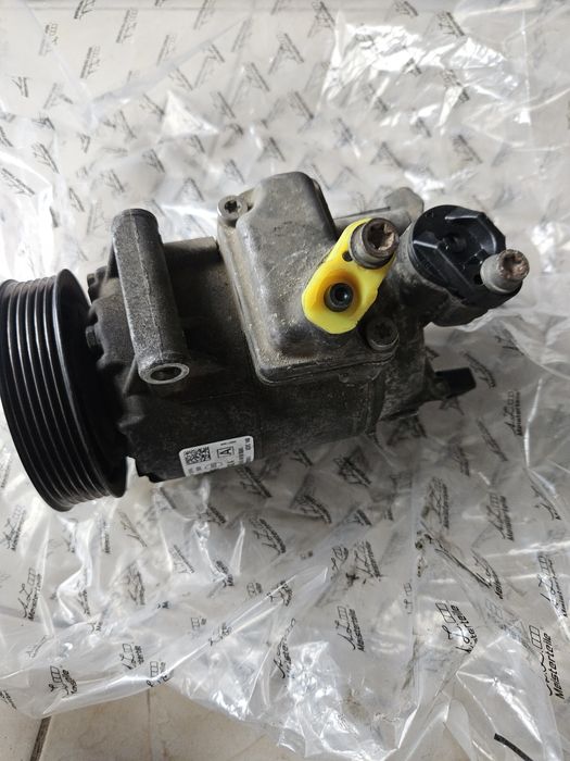Vând compresor ac golf 5 plus
