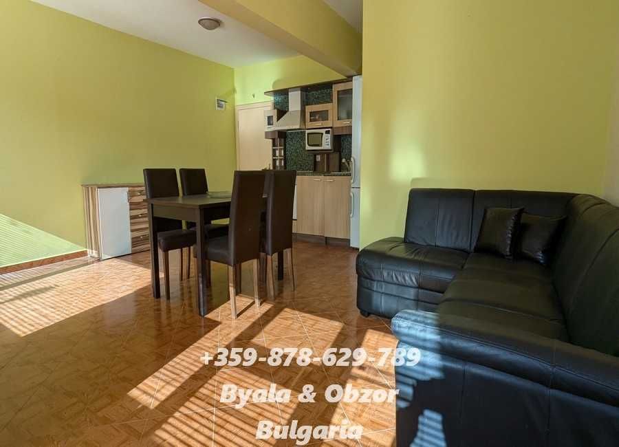 Просторен двустаен апартамент с 2 бани в гр.Бяла