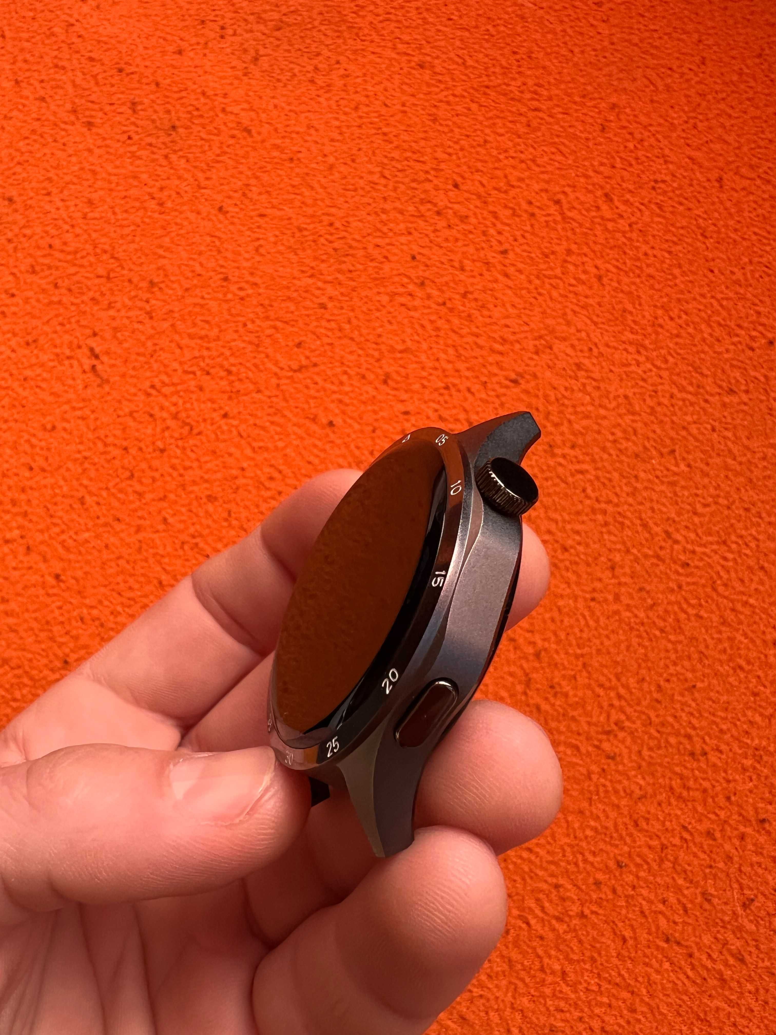 Чисто нов смарт часовник с NFC и две верижки