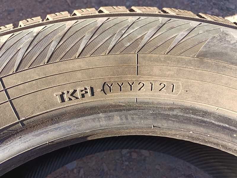 Шины 215/60 R16 - "Yokohama ice Guard IG65", шипованные.