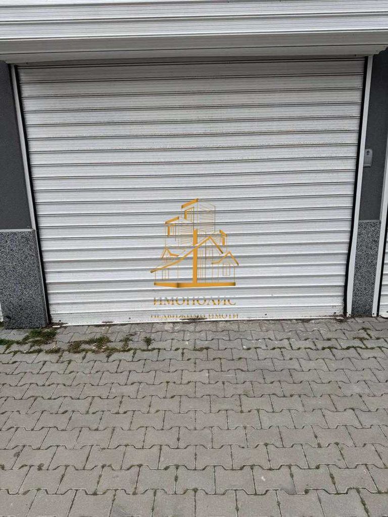 Дава се под наем Гараж / Паркомясто в Варна, Колхозен пазар - 18 кв.м за 153 € - Снимка #1