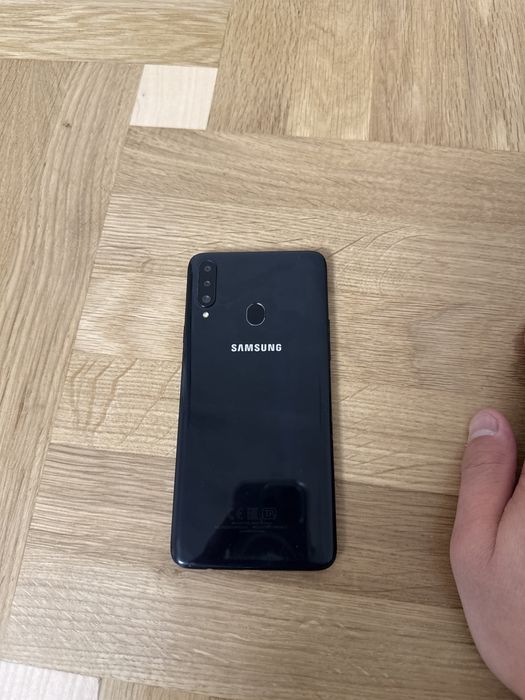 Samsung A20S. 32 gb памяти.