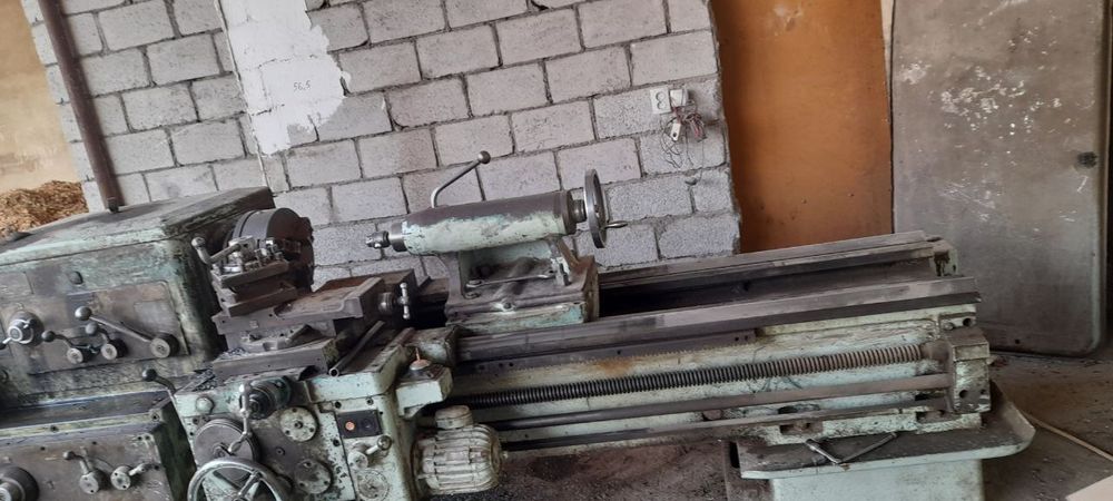 Токарни стонок сотилади дип300