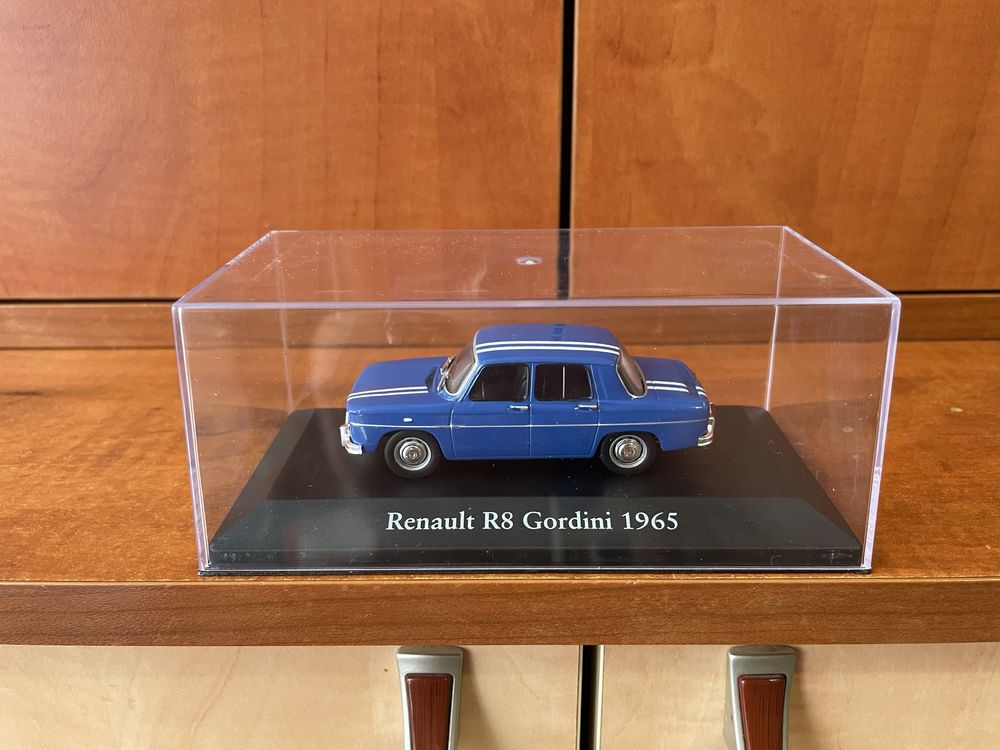 Machetă metalică Renault 8 Gordini albastru (1965) Atlas scara 1/43