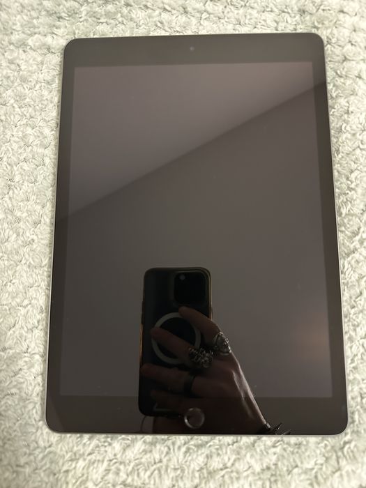 Vand tableta iPad gen 9, 64gb WI-FI +pen, Contact doar telefonic