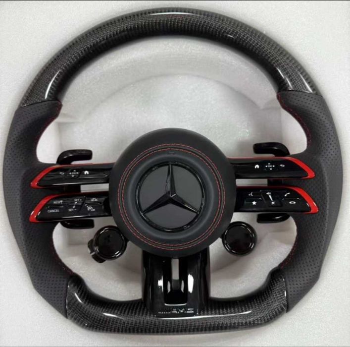 Mercedes AMG спортен волан Carbon с червен акцент и контролери