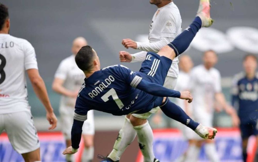 Tricou de joc Cristiano Ronaldo CR7 - cu Certificat