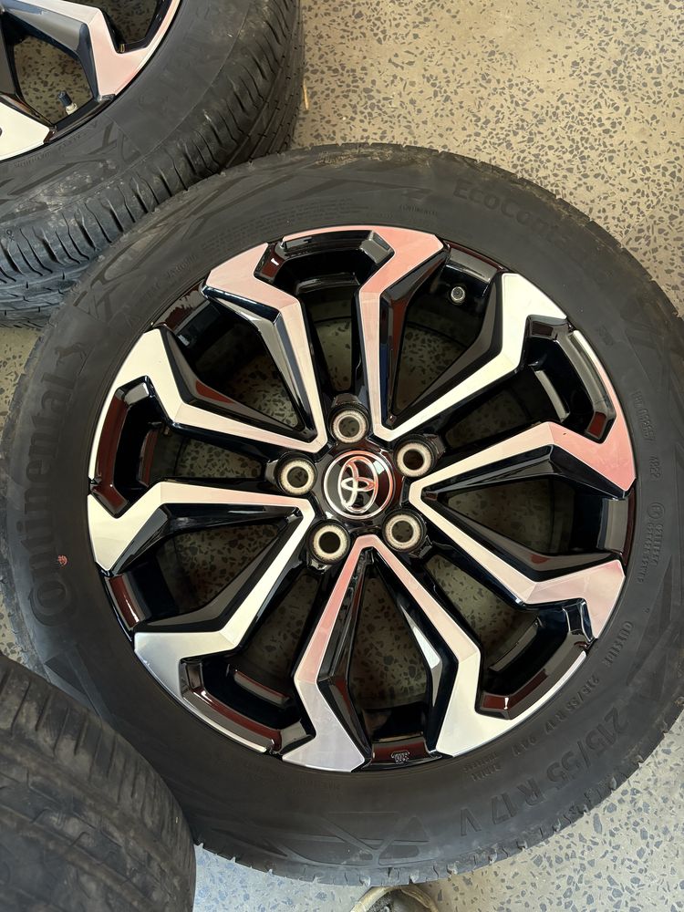Джанти със гуми за Toyota Yaris Cross 17