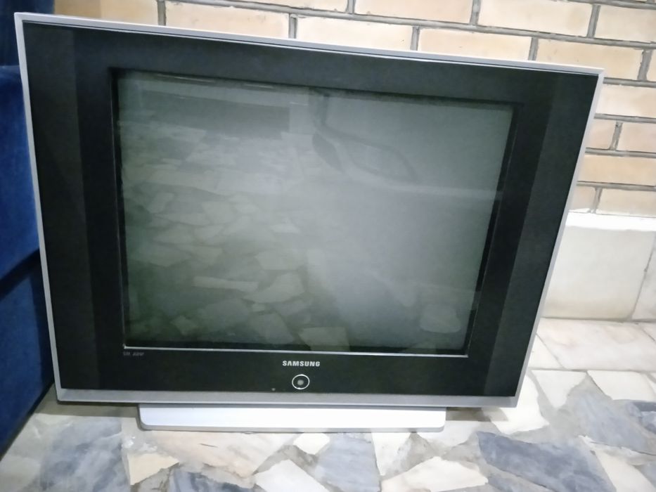 Продаётся телевизор Samsung Российский б/у
