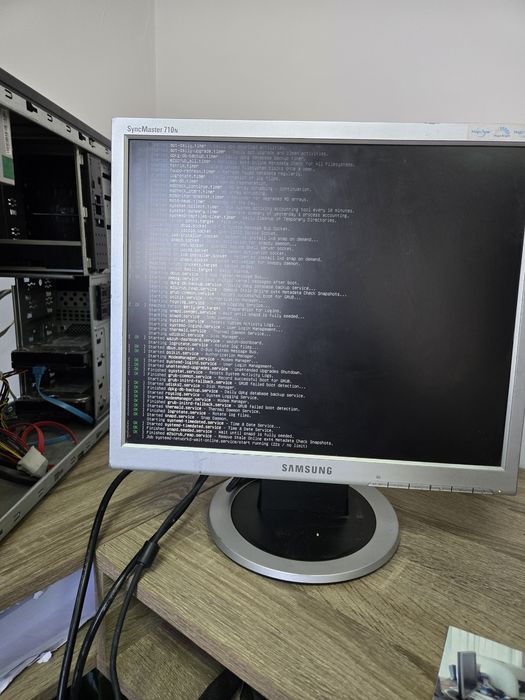 Монитор 17 Samsung 710N