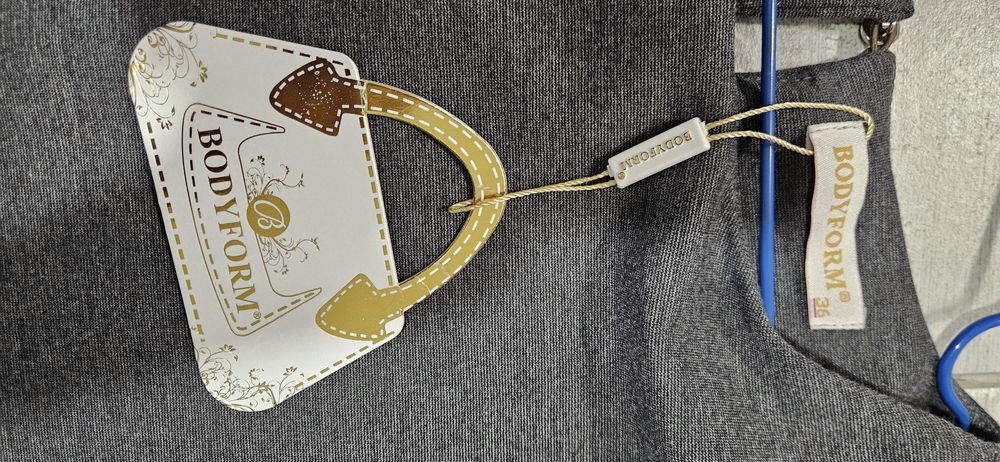 Rochie noua c eticheta