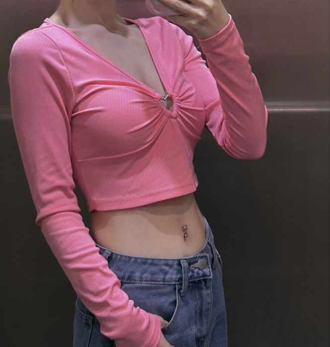 Bluza roz cu decolteu