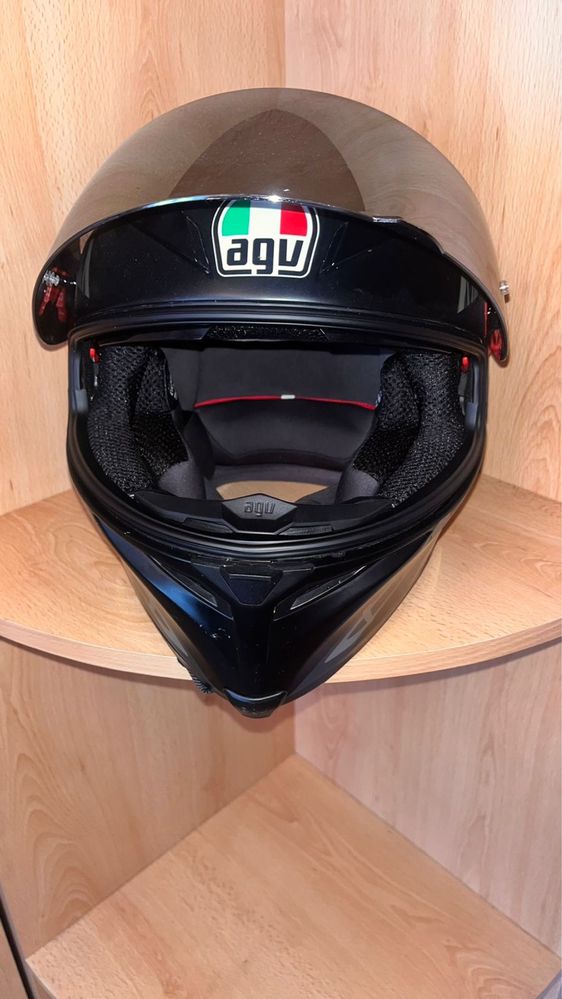 Продам шлем AGV K5S