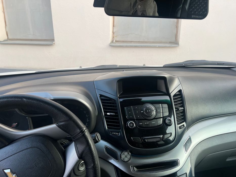 Orlando srochno sotiladi