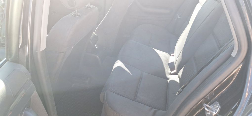 Vând Audi A4 b6 1.9 tdi 2004