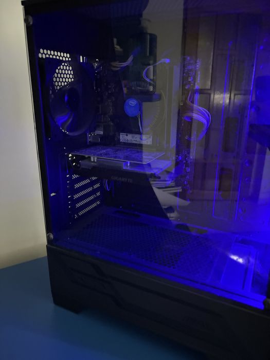 Vand PC sau sistem de gaming complet