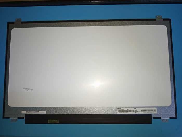 Display laptop 17,3" LED slim 30 pini HD+ model Innolux N173FGA-E34