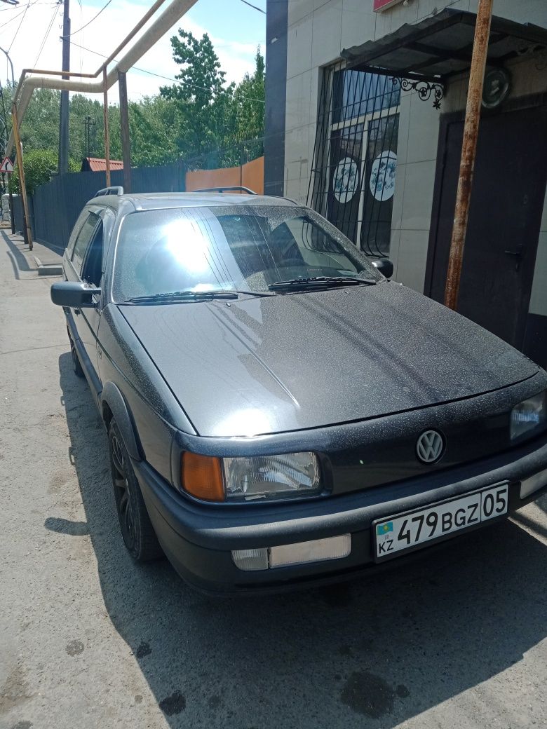 Продам пассат универсал 1.8