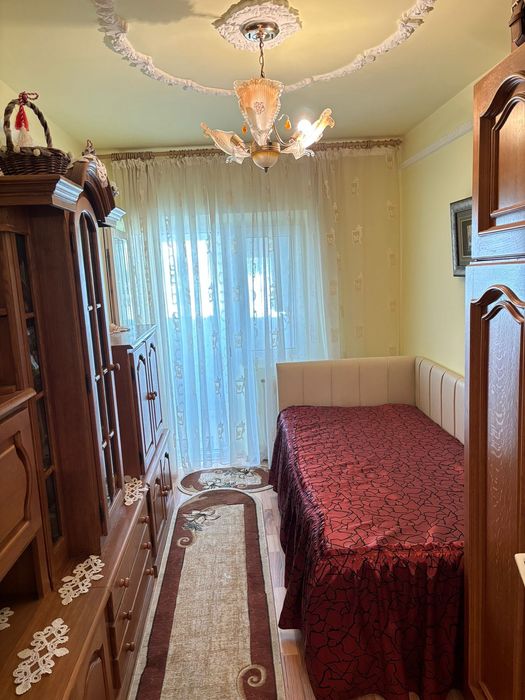 Apartament, centru orasului, 3 camere, decomandat, 2 balcone, centrala