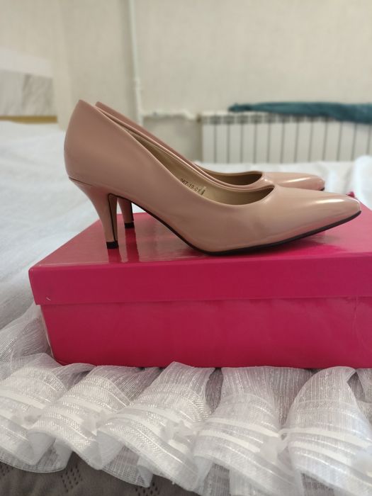 Продаю туфли женские, 37 размер.