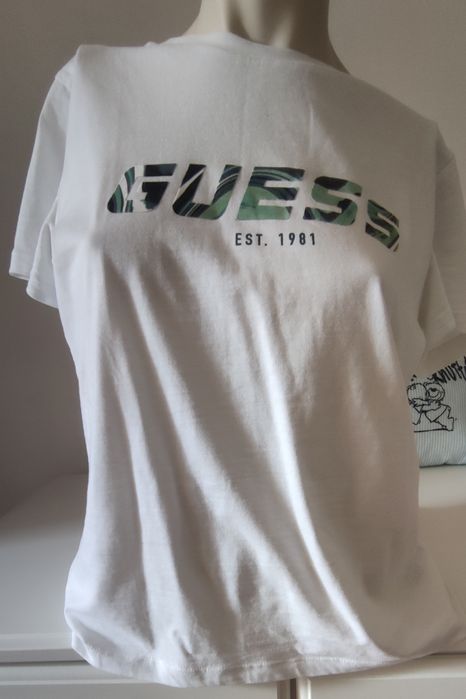 Tricou guess nou