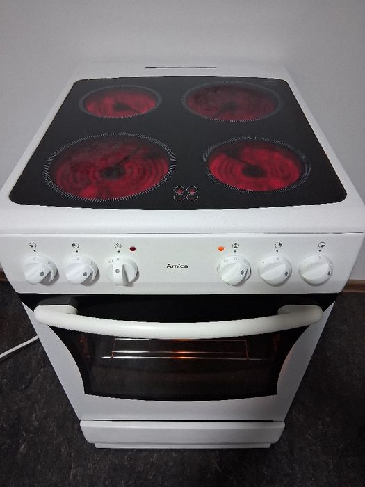 Стъклокерамична Готварска Печка Амика