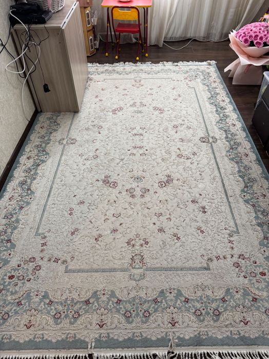 Продается ковер .