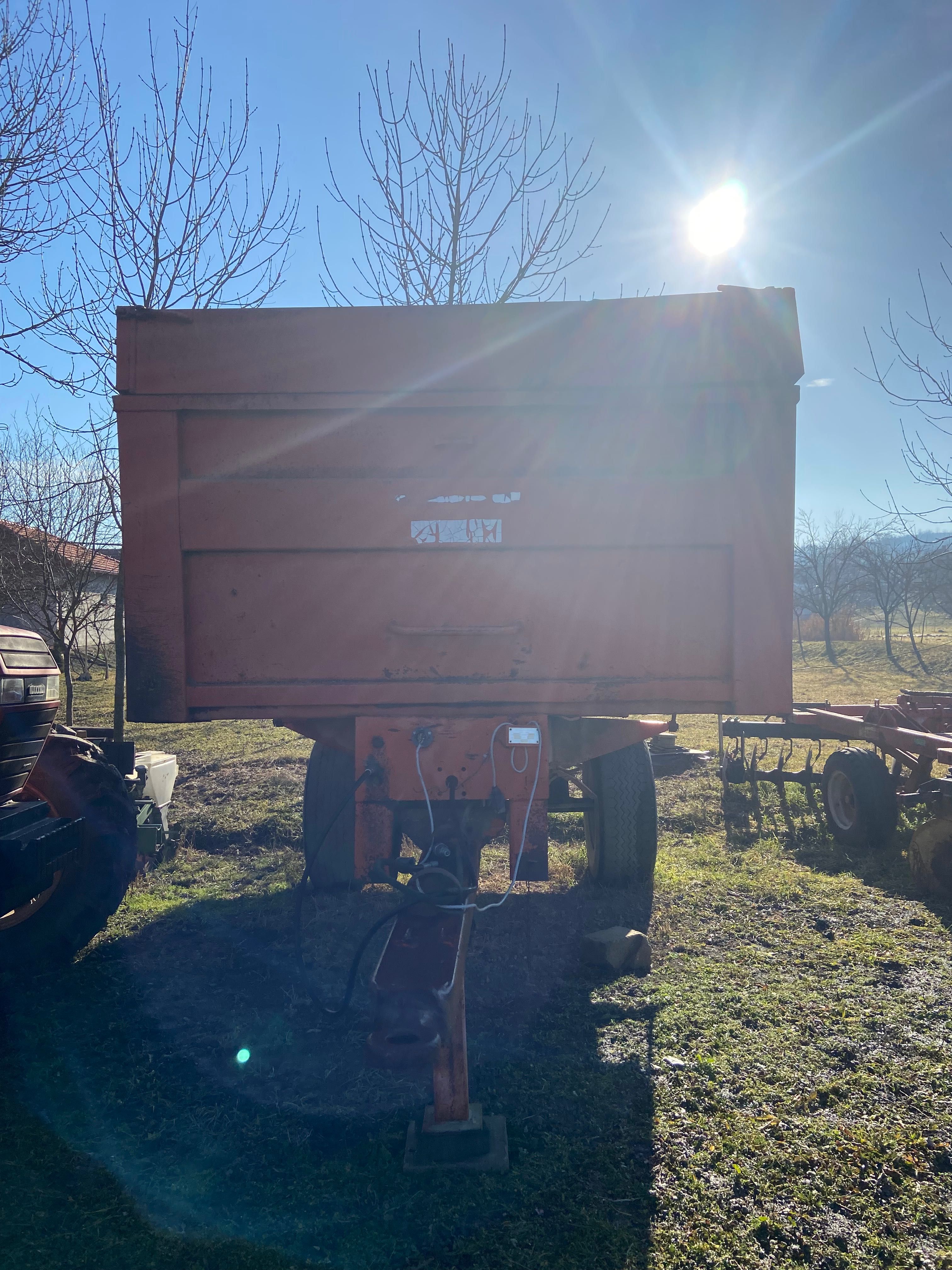 Remorca socomatp-gruau 10T cu o axa + plug kuhn master 120