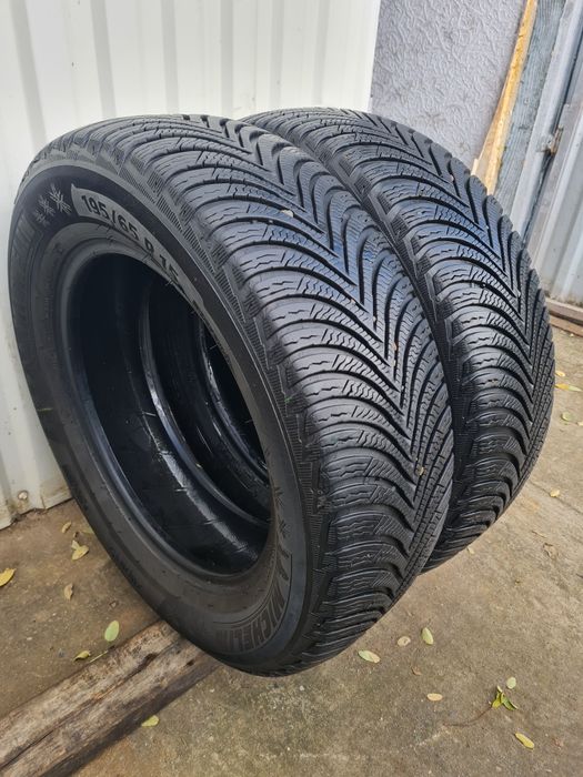 2 Anvelope de iarna *195/65R15*Michelin*LICHIDARE STOC*75 Lei Buc*
