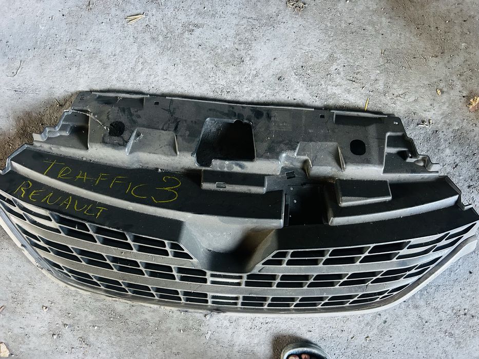 Предна Решетка за Renault Trafic3