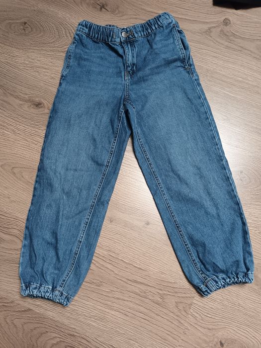 Blugi Zara pt fete 7-8 ani (134 cm)
Stare foarte buna