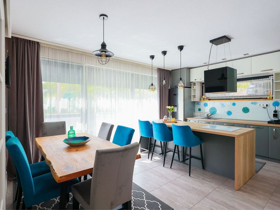 Vila deosebita, cu piscina, in zona dealuri / Gheorghe Doja