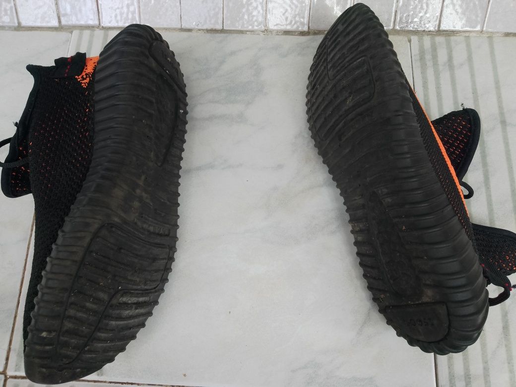 Yeezy Boost 350.