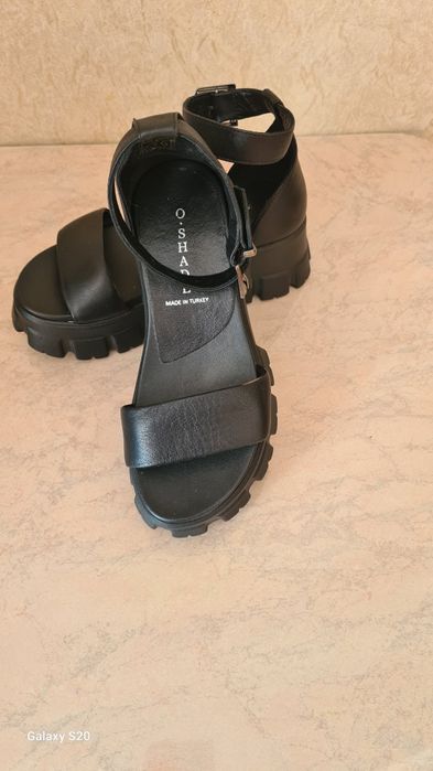 Кожаные босоножки, размер 34