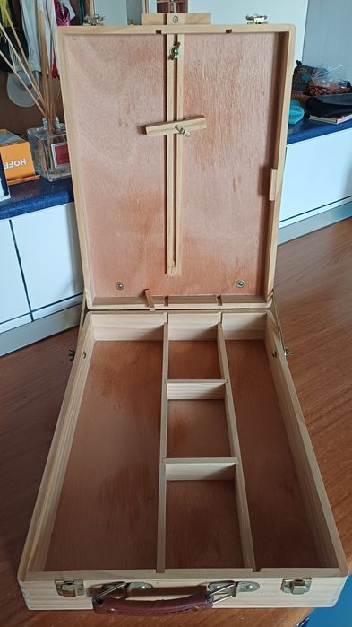 Cutie pictura cu chevalet