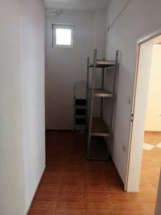 Търговско помещение под наем до м-н Боруй