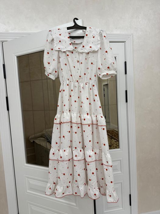 Платье летние состояние хорошая один раз надевала размер 42 С