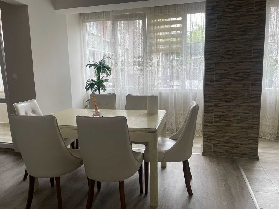 Продава се Тристаен апартамент в Пловдив, Център - 100 кв.м за 2000 €/кв.м - Снимка #2