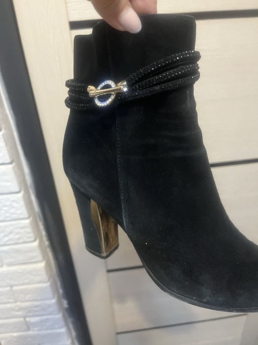 Продам женскую обувь весна-осень