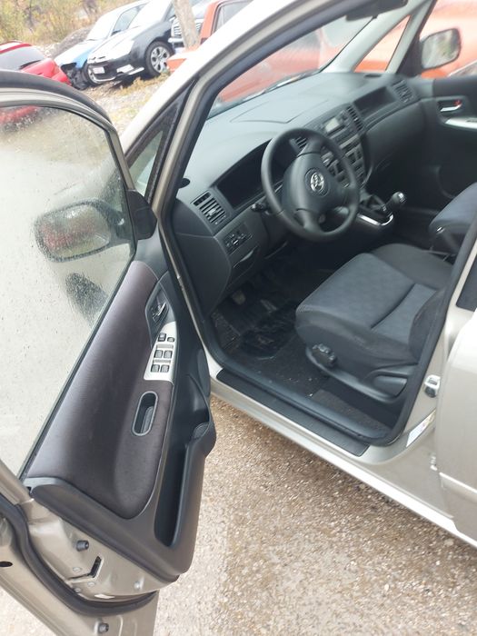 Toyota Corolla Verso 1.6vvti на части !!!