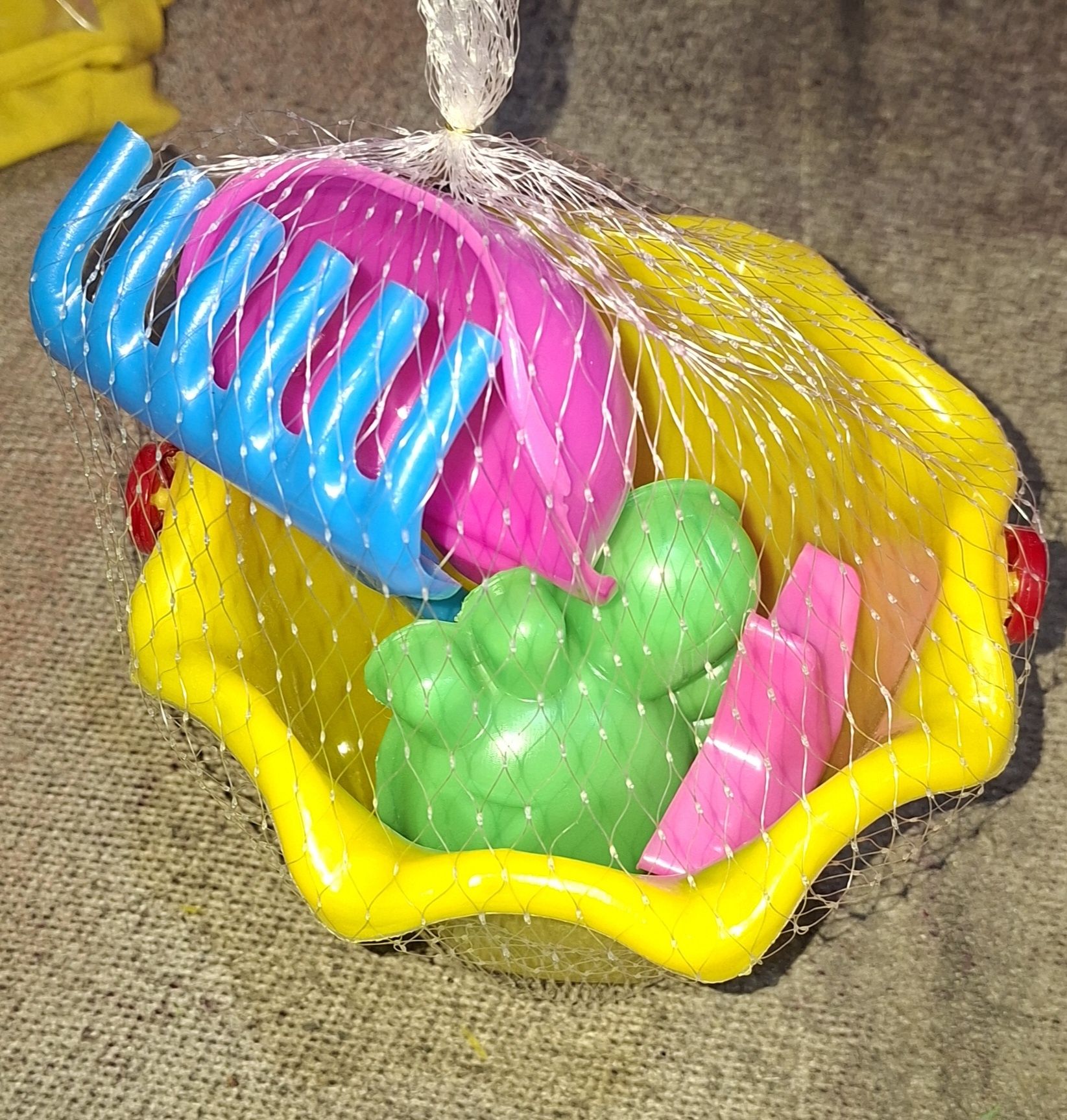 Oʻyinchoq kamplekt